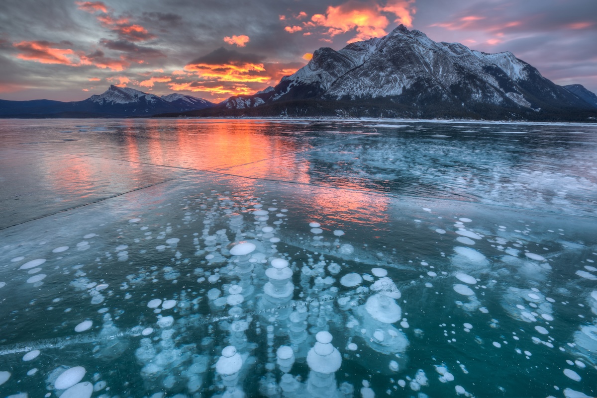 ice bubbles frozen lake canada