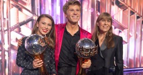 Robert Irwin Shows Off His DWTS Trophy To His Zoo Animals In Adorable Video