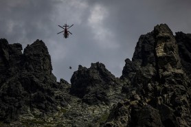 viral video hikers